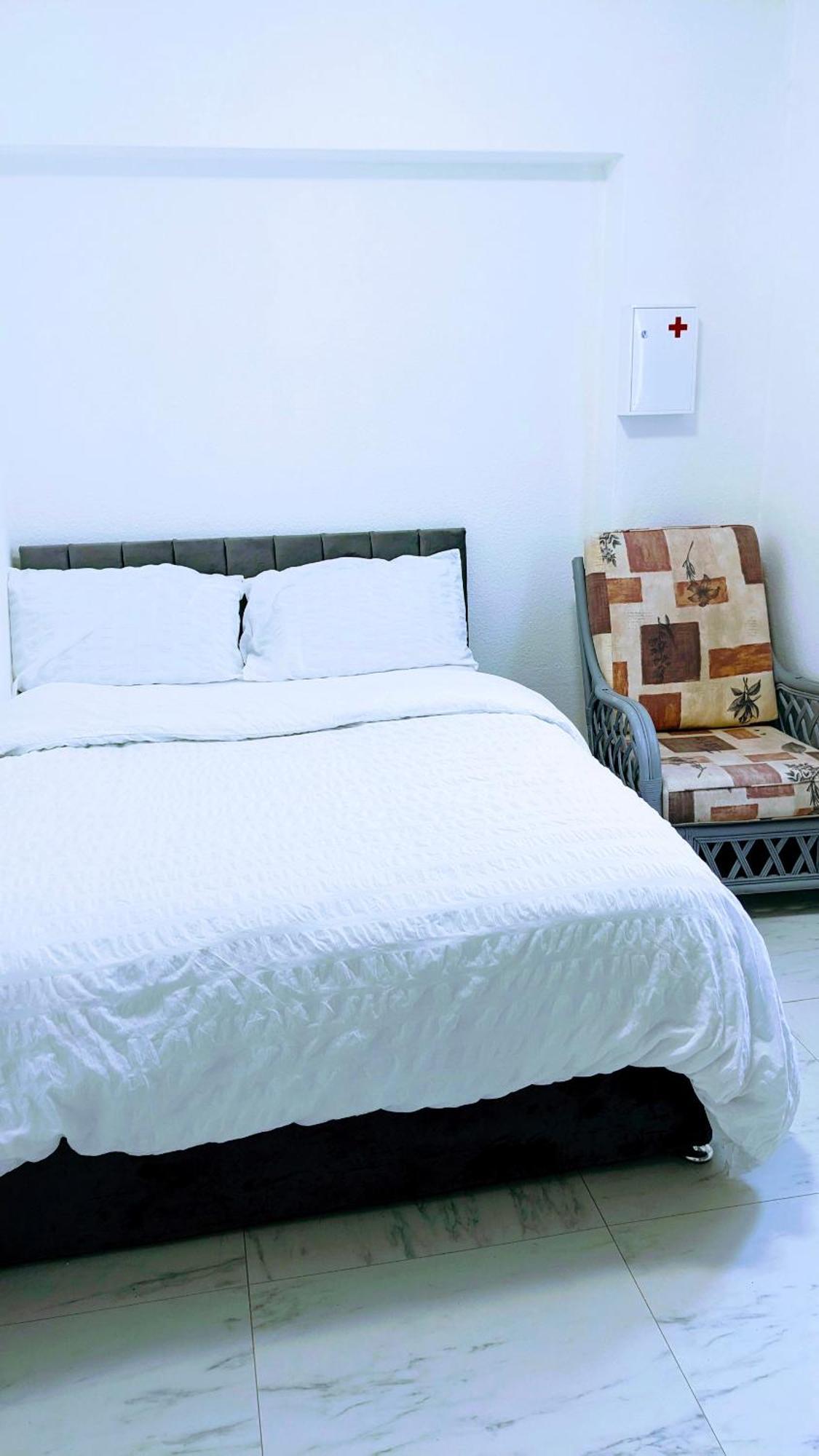 Optimal Homes Harold Wood Экстерьер фото
